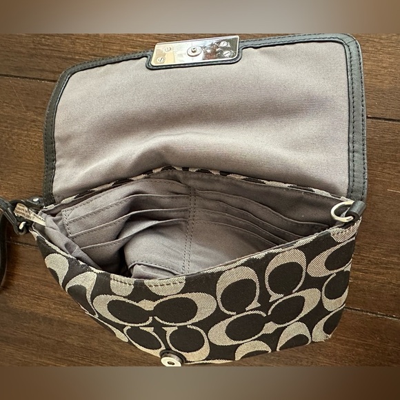 Coach signature logo hand bag/wristlet - Picture 11 of 13